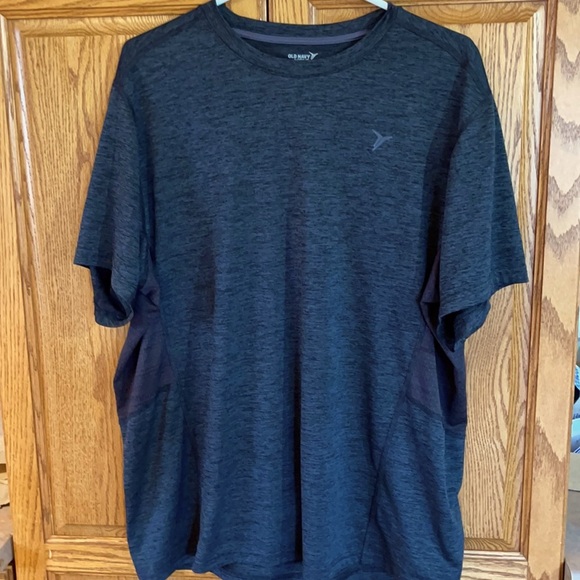 Charcoal grey Old Navy t-shirt size XL🥰🔥🔥 - Picture 1 of 3